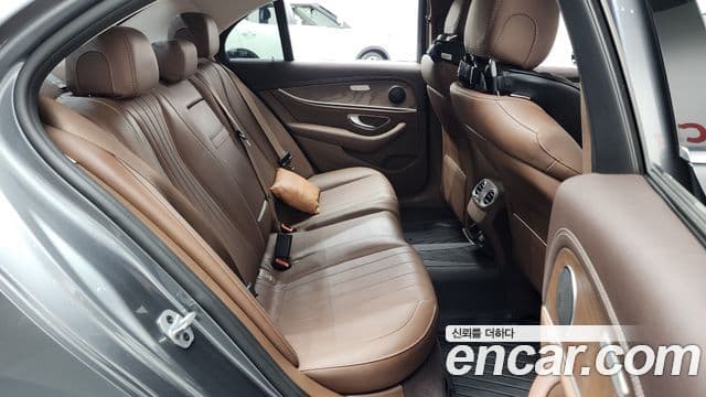 Mercedes-Benz E-Class 2019 — Şəkil 11/20