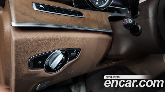 Mercedes-Benz E-Class 2019 — Şəkil 20/20