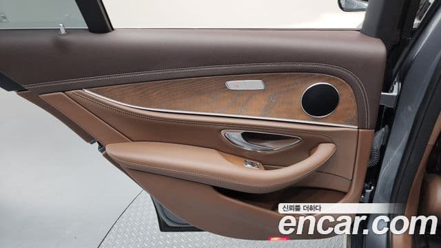 Mercedes-Benz E-Class 2019 — Şəkil 5/35