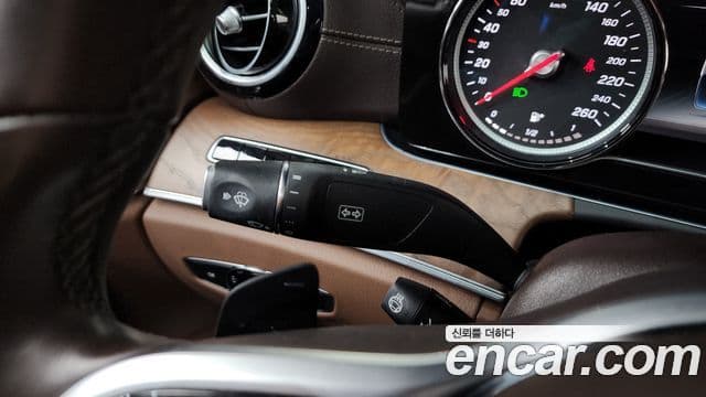 Mercedes-Benz E-Class 2019 — Şəkil 19/35