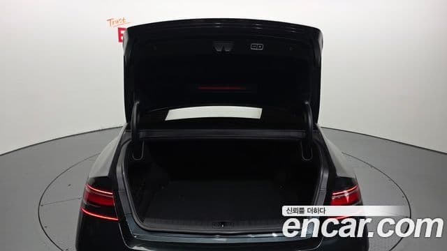 Genesis G90 2022 — Photo 26/33