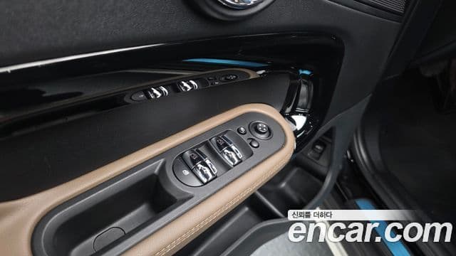 Mini Cooper Countryman 2020 — Photo 3/41