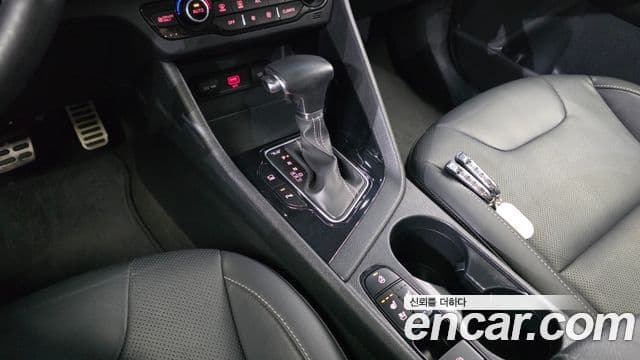 Kia Niro 2019 — Şəkil 9/20