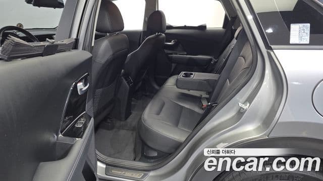 Kia Niro 2019 — Şəkil 12/20