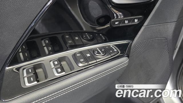 Kia Niro 2019 — Şəkil 13/20