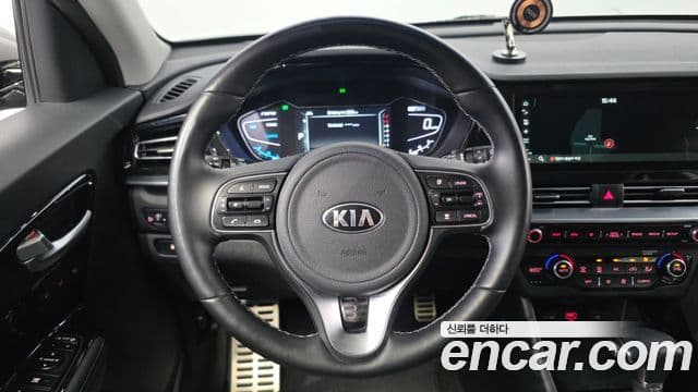 Kia Niro 2019 — Şəkil 15/20