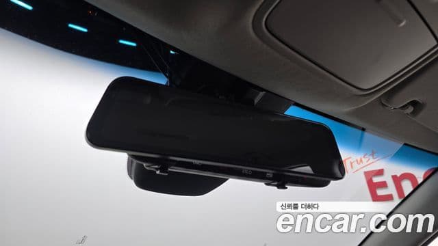Kia Niro 2019 — Şəkil 18/20