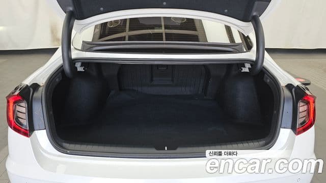 Hyundai Sonata Hybrid 2019 — Şəkil 27/32