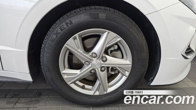 Hyundai Sonata Hybrid 2019 — Şəkil 28/32