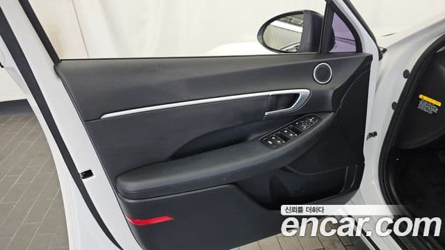 Hyundai Sonata Hybrid 2019 — Şəkil 18/32