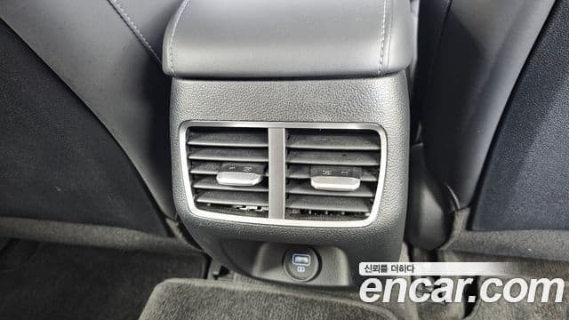 Hyundai Sonata Hybrid 2019 — Şəkil 30/32