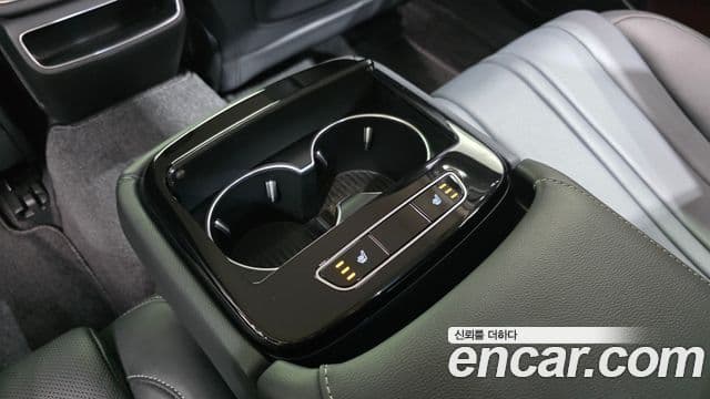 Genesis Electrified G80 2022 — Şəkil 18/20
