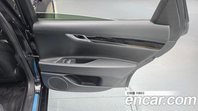 Genesis G80 2022 — Photo 20/31