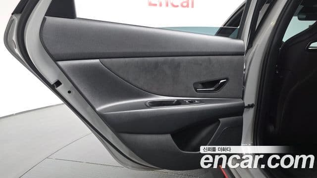 Hyundai The New Avante Hybrid 2023 — ფოტო 16/31