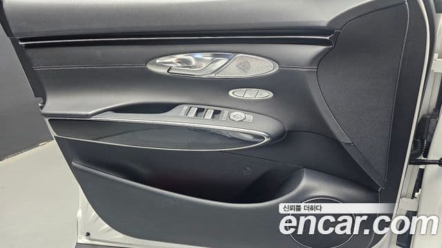 Genesis GV70 2023 — Photo 23/30