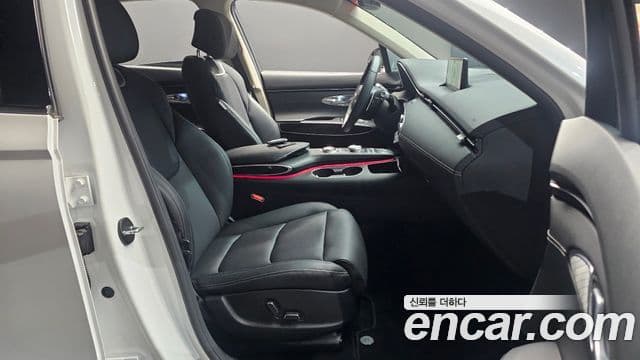 Genesis GV70 2023 — Photo 8/30