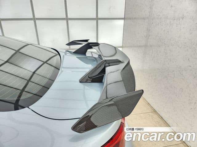 BMW M4 2018 — Şəkil 10/11