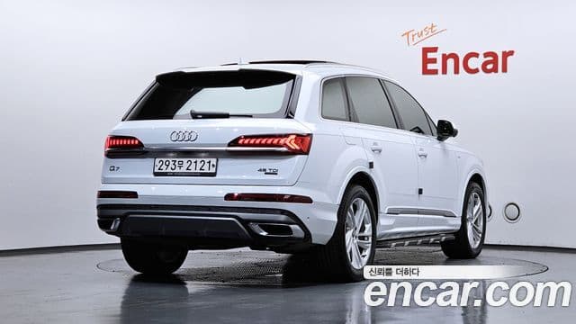 Audi Q7 2020 — ფოტო 2/20