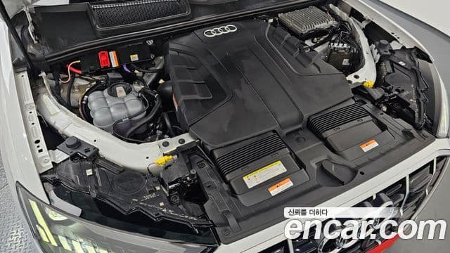 Audi Q7 2020 — ფოტო 6/20