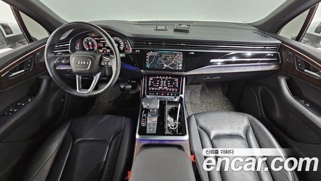 Audi Q7 2020 — ფოტო 7/20