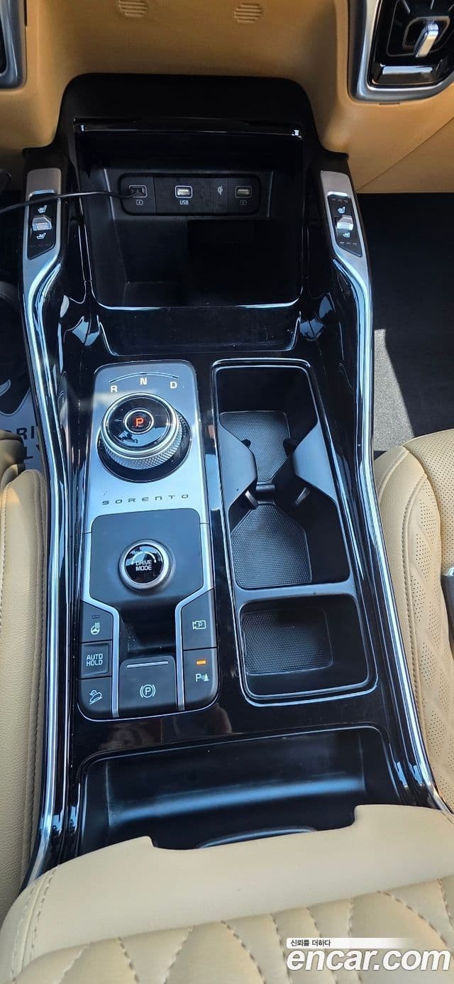 Kia Sorento 2022 — ფოტო 6/19