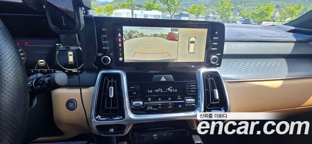 Kia Sorento 2022 — ფოტო 16/19