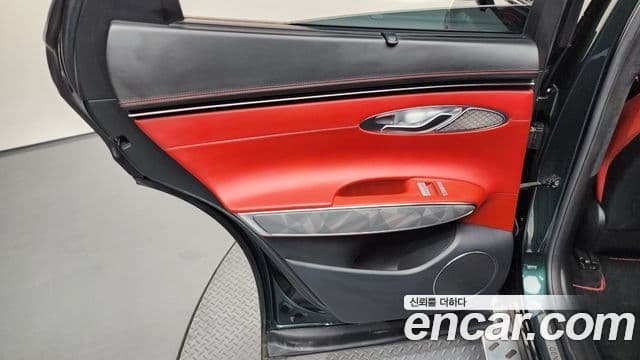 Genesis GV70 2021 — Şəkil 21/39