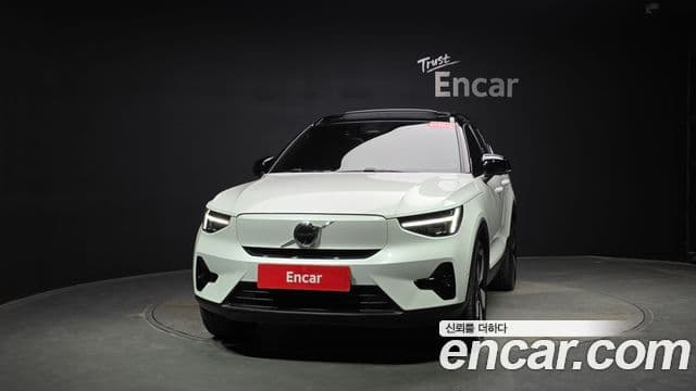 Volvo XC40 Recharge 2024 — ფოტო 33/36