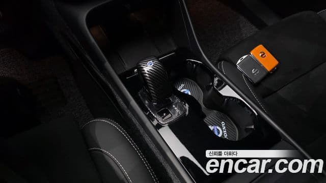 Volvo XC40 Recharge 2024 — ფოტო 21/36