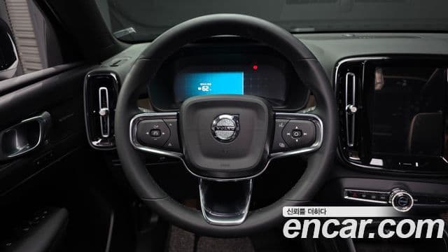 Volvo XC40 Recharge 2024 — ფოტო 12/36