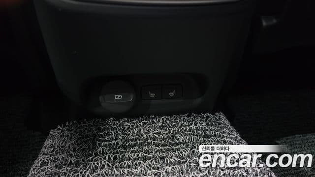 Volvo XC40 Recharge 2024 — ფოტო 2/36