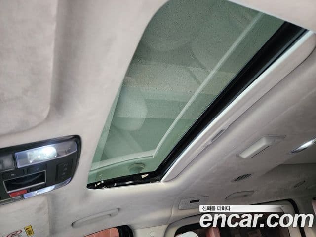 Hyundai Staria 2025 — ფოტო 7/20