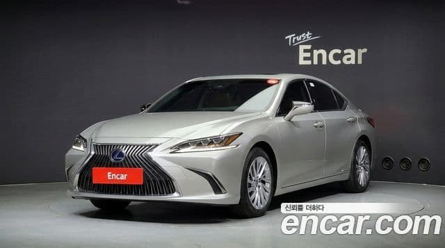 Lexus ES300h 2019 — ფოტო 5/20