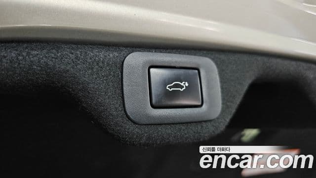 Lexus ES300h 2019 — Photo 10/20