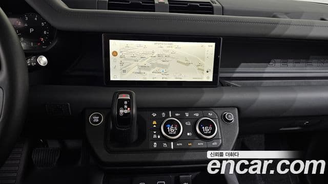 Land Rover Defender 2024 — ფოტო 13/20