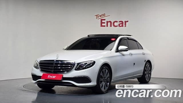Mercedes-Benz E-Class 2018 — Фото 1/20