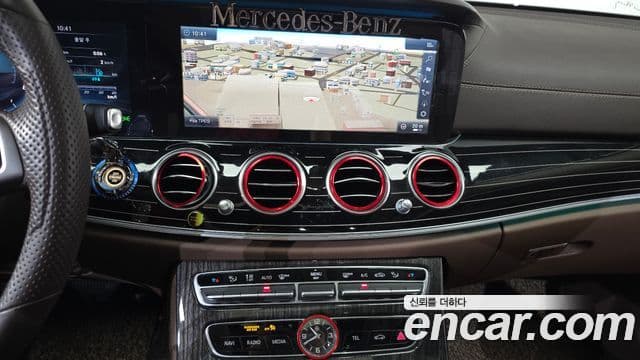 Mercedes-Benz E-Class 2018 — Фото 12/20