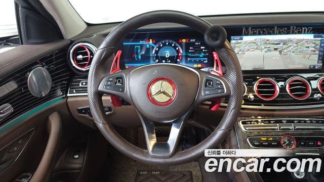 Mercedes-Benz E-Class 2018 — Фото 13/20