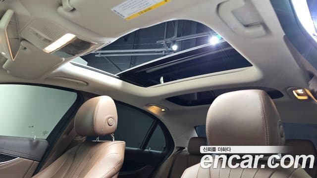 Mercedes-Benz E-Class 2018 — Şəkil 16/20