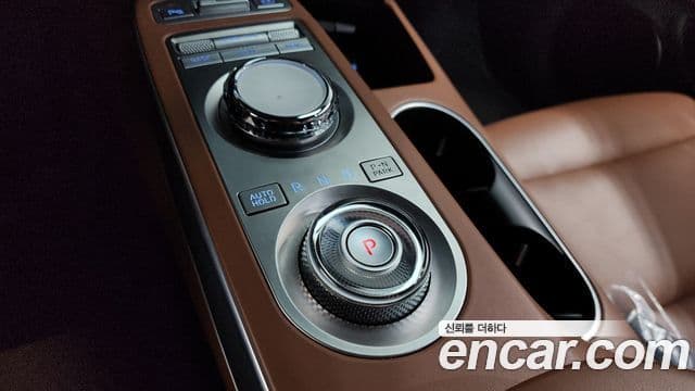 Genesis GV70 2021 — Şəkil 9/20