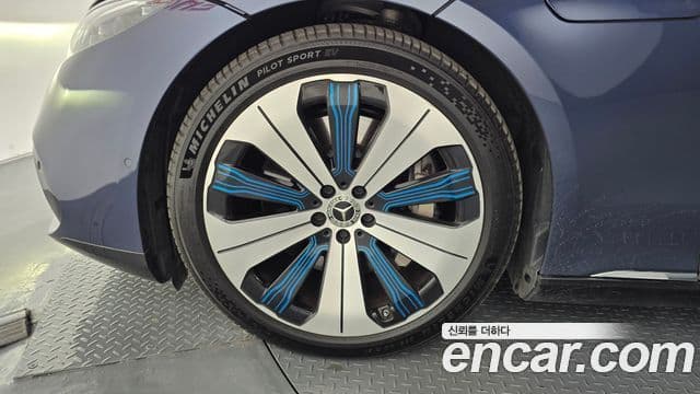 Mercedes-Benz EQS 2022 — ფოტო 11/36