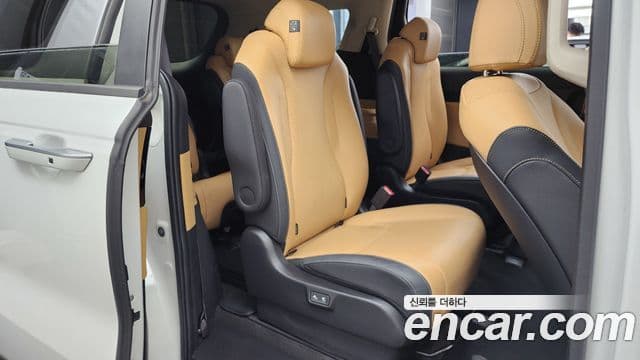Kia Carnival 2022 — Фото 12/20