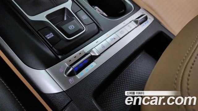 Kia Carnival 2022 — Şəkil 31/32