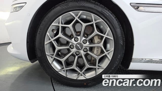 Genesis Electrified G80 2022 — ფოტო 5/20