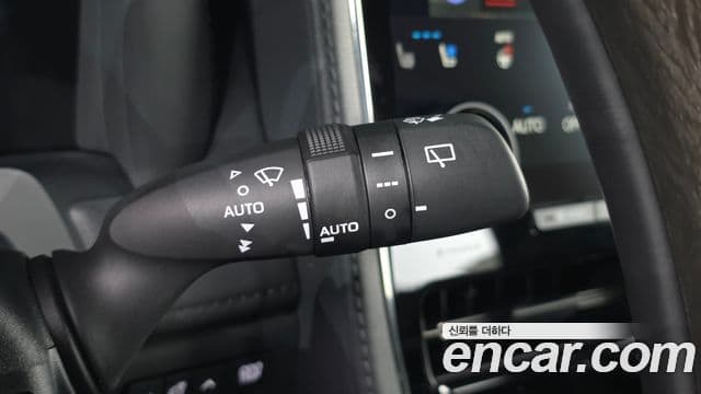 Toyota Alphard 2025 — Photo 6/36
