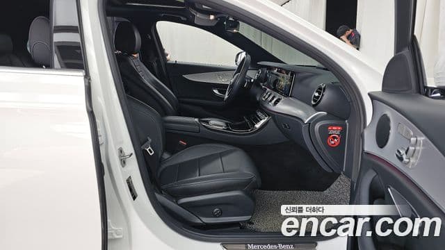 Mercedes-Benz E-Class 2020 — ფოტო 11/20