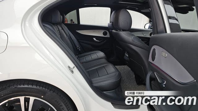 Mercedes-Benz E-Class 2020 — ფოტო 12/20