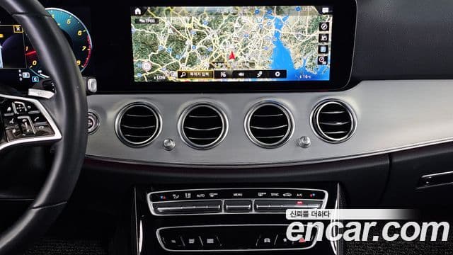 Mercedes-Benz E-Class 2020 — ფოტო 14/20