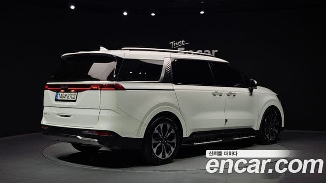 Kia Carnival 2022 — Фото 2/20
