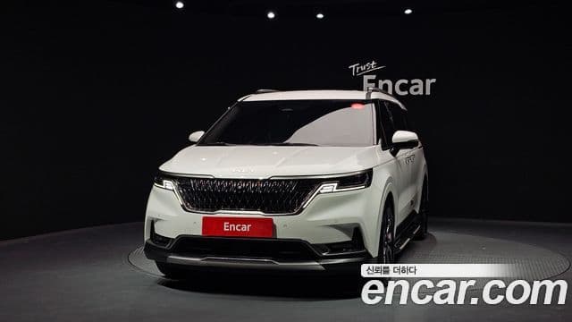 Kia Carnival 2022 — Фото 3/20